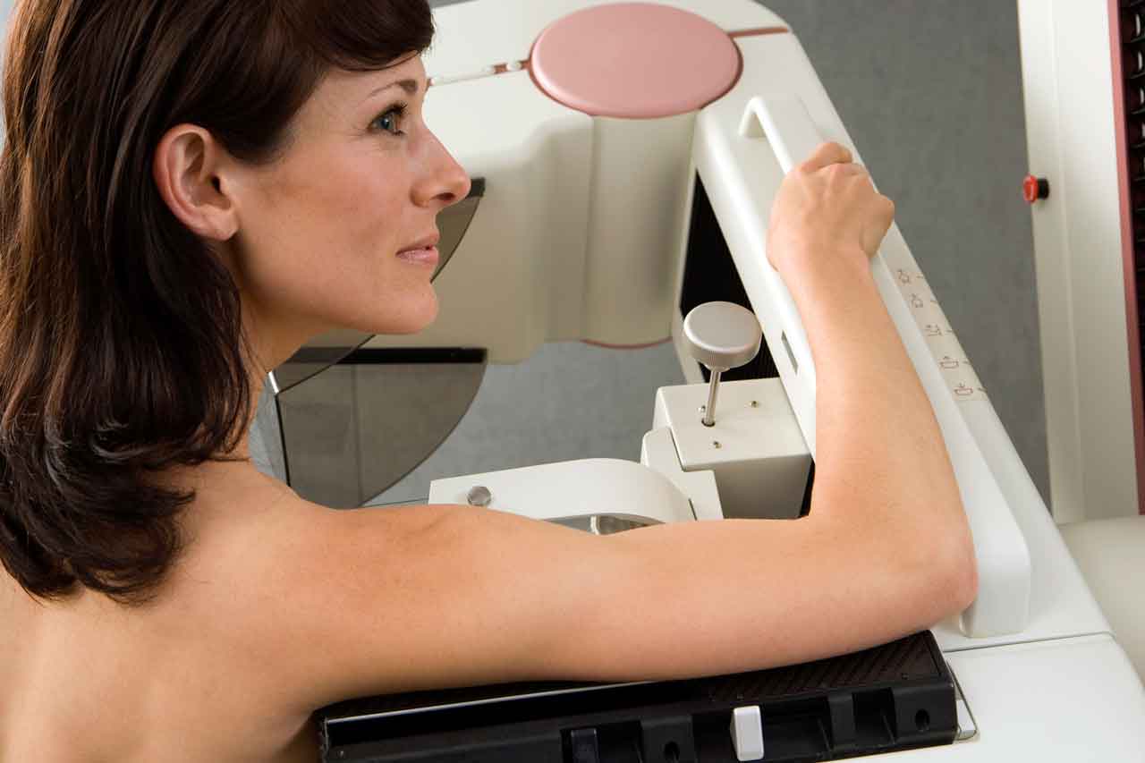 Пройти маммографию платно. Маммография. Обзорная маммография. Цифровая маммография. Маммография фото.