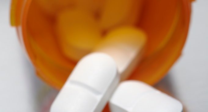 0042-11-30T00:00:00.000Z 01 Sep 2013 --- Antibiotic pills that contain 875 mg of amoxicillin and 125 mg of clavulanate potassium --- Image by © GIPhotoStock/Corbis