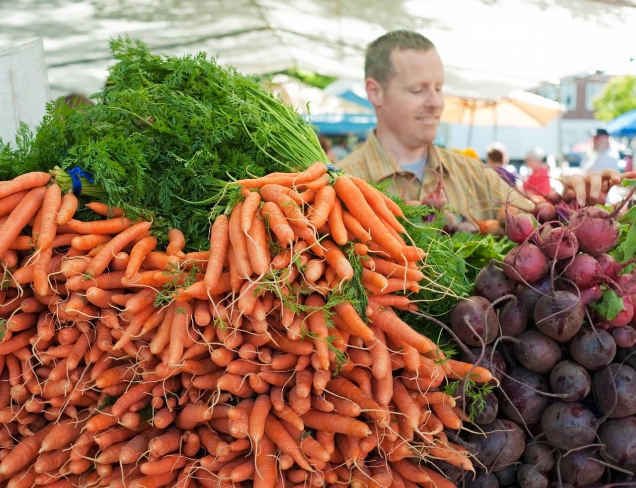Locally grown organic produce at farmers' market --- Image by © Helen King/Corbis