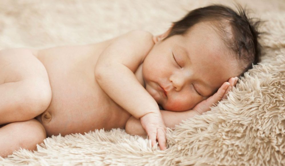 6 Ways to Keep Your Newborn Safe When She Sleeps