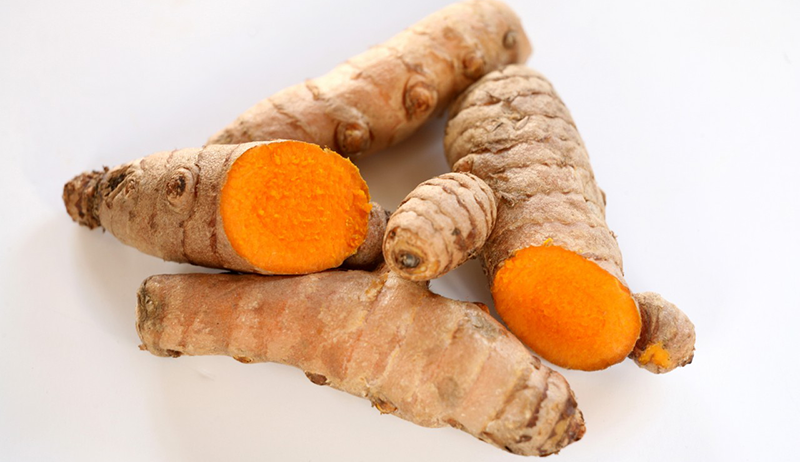 42-32183166 Tumeric roots --- Image by © Leser/SoFood/Corbis