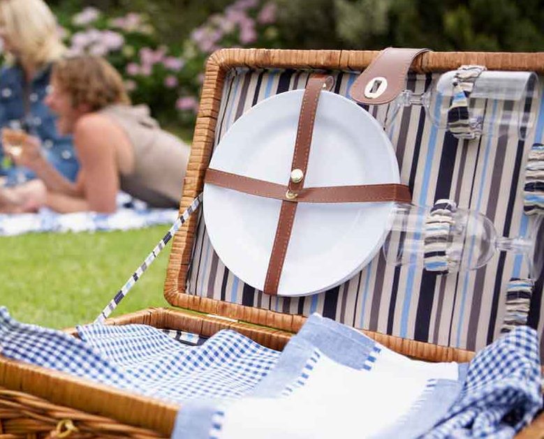How to Pack a Healthier Picnic Basket